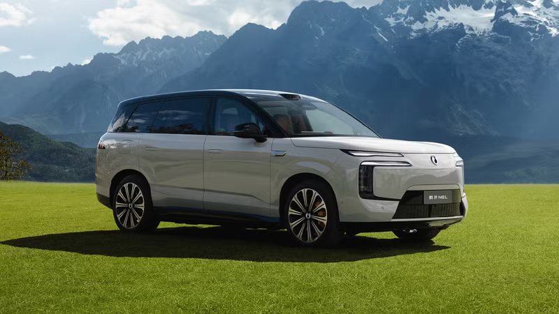 BYD Denza launches N8L flash-charging SUV in premium push