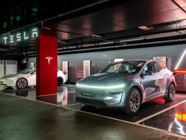 Tesla opens 1,000 supercharger in Australia, special design in Byron Bay